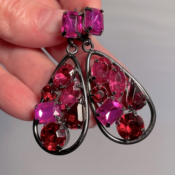 Dangle Earrings in Pink, Magenta, Red - Picture 1 of 7